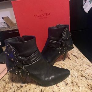 AUTHENTIC. Valentino Garavini boots.